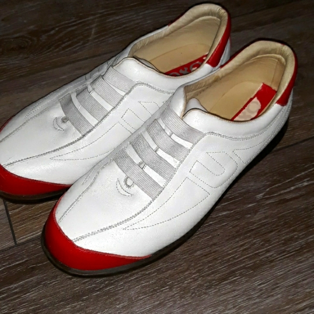 OXOX red and white leather sneakers. Mint condition. Size 8.5